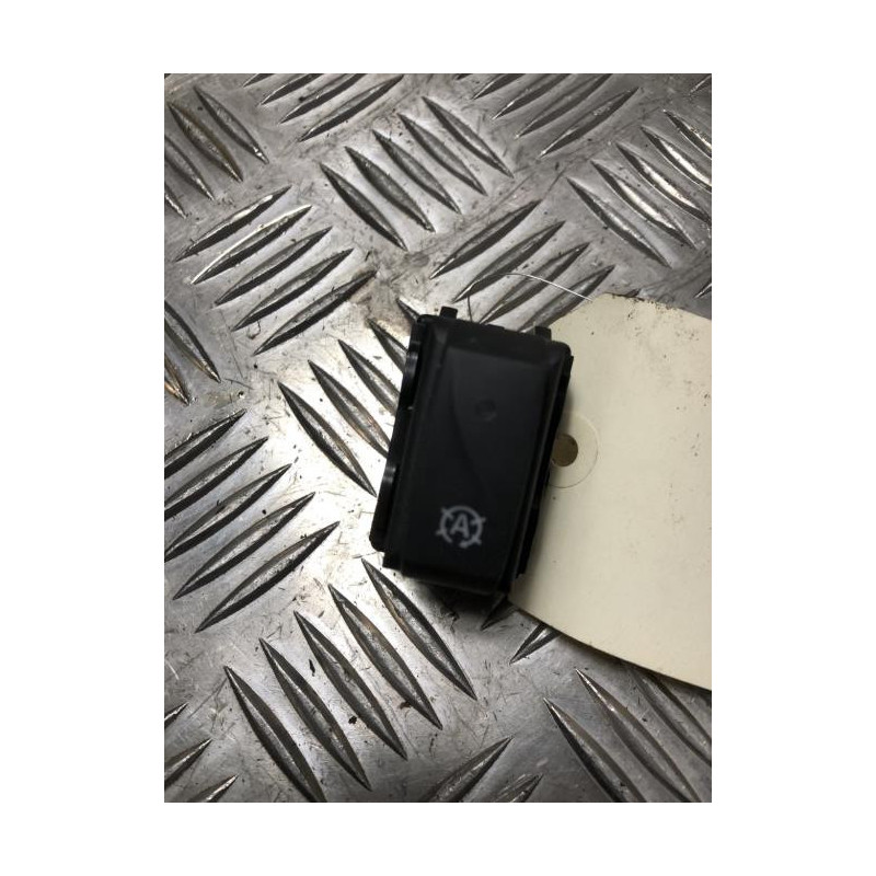 Bouton/Interrupteur RENAULT CLIO 4 PHASE 2 d’occasion