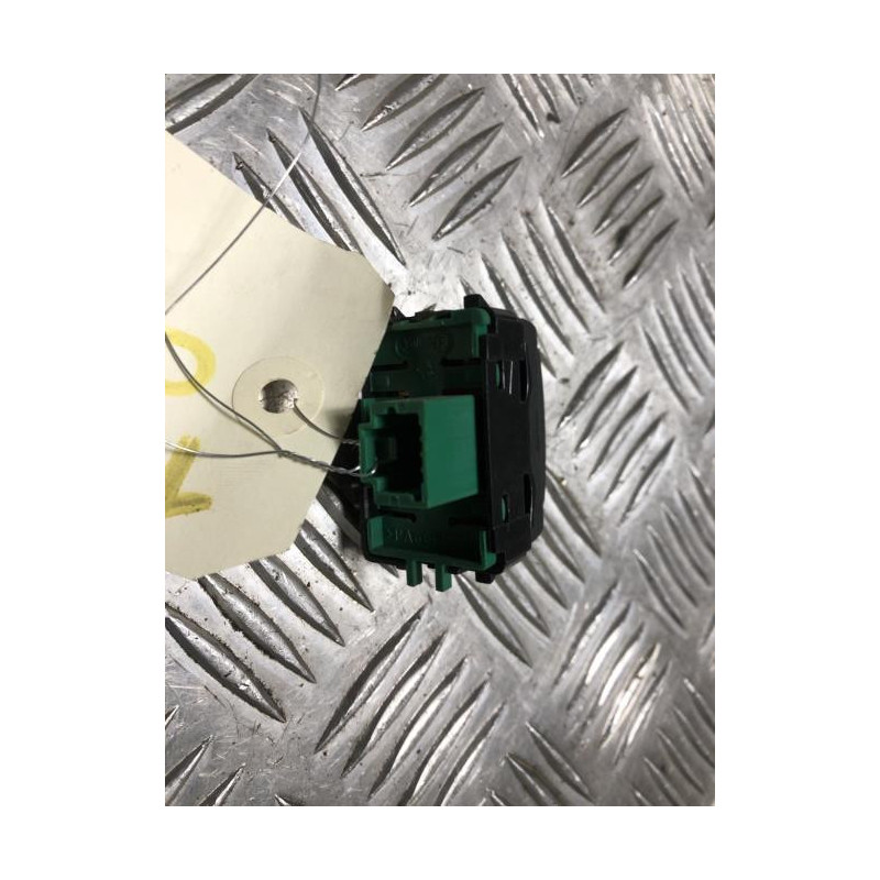 Bouton/Interrupteur RENAULT CLIO 4 PHASE 2 d’occasion