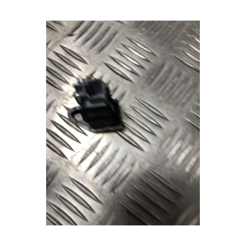 Bouton/Interrupteur RENAULT CLIO 4 PHASE 2 d’occasion