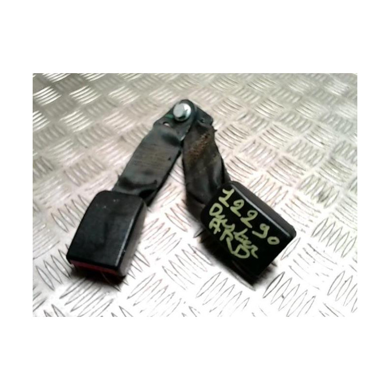 Attache ceinture arriere droit DACIA DUSTER 1 PHASE 1 d’occasion