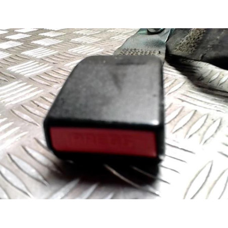 Attache ceinture arriere droit DACIA DUSTER 1 PHASE 1 d’occasion