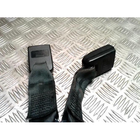 Attache ceinture arriere droit DACIA DUSTER 1 PHASE 1 d’occasion