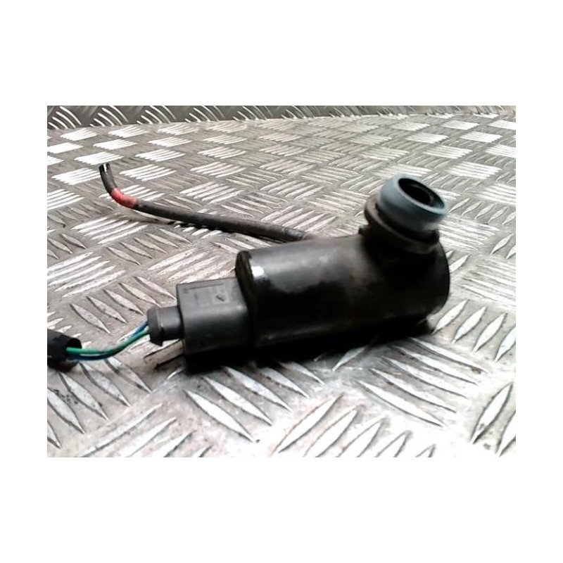 Pompe lave glace avant TOYOTA YARIS 2 PHASE 1 d’occasion
