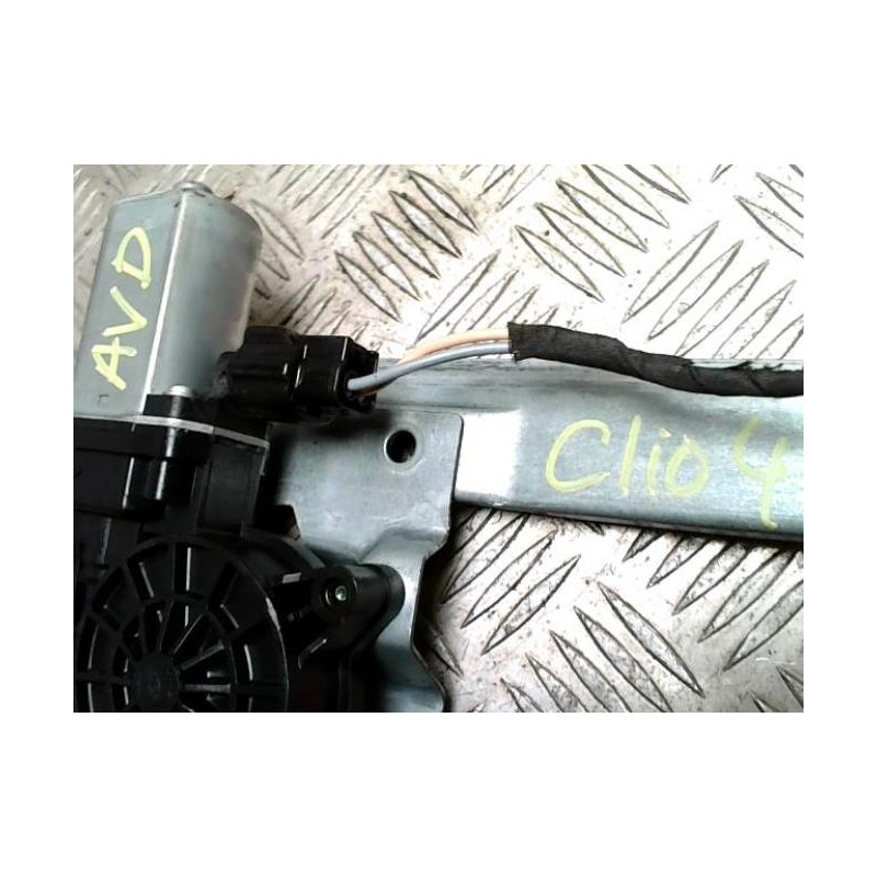 Leve vitre electrique avant droit RENAULT CLIO 4 PHASE 1 d’occasion