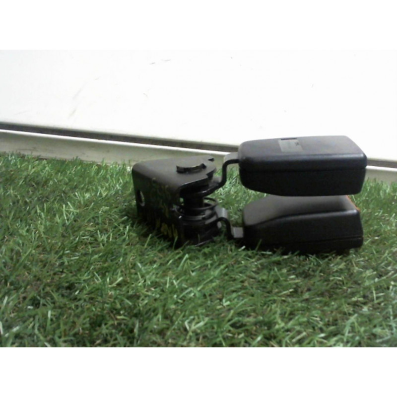 Attache ceinture arriere gauche MINI MINI I (R50/53) d’occasion