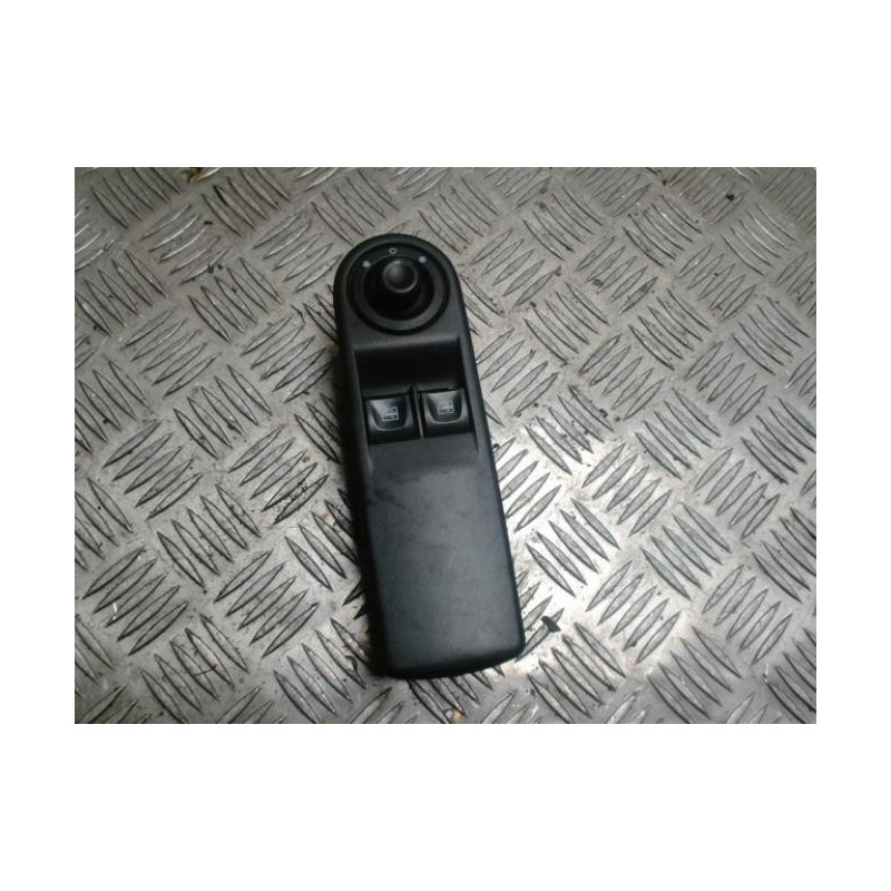 Interrupteur de leve vitre avant gauche RENAULT CLIO 4 PHASE 1 d’occasion