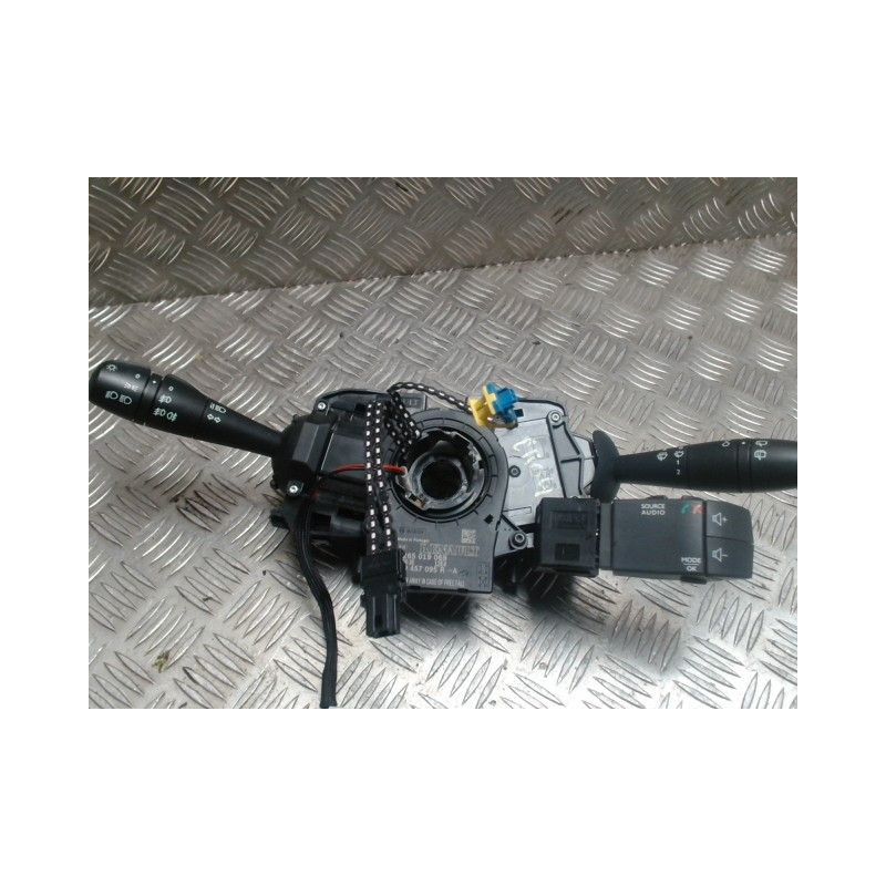Com (Bloc Contacteur Tournant+Commodo Essuie Glace+Commodo Phare) RENAULT CLIO 4 PHASE 1 d’occasion