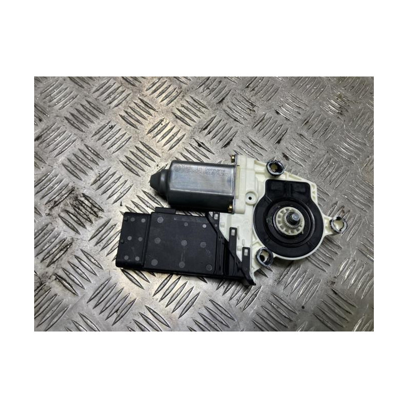Moteur leve vitre avant droit VOLKSWAGEN GOLF 4 d’occasion