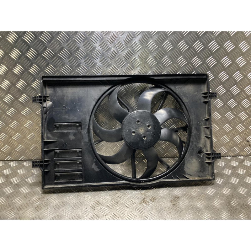 Moto ventilateur radiateur VOLKSWAGEN GOLF 7 PHASE 1 d’occasion