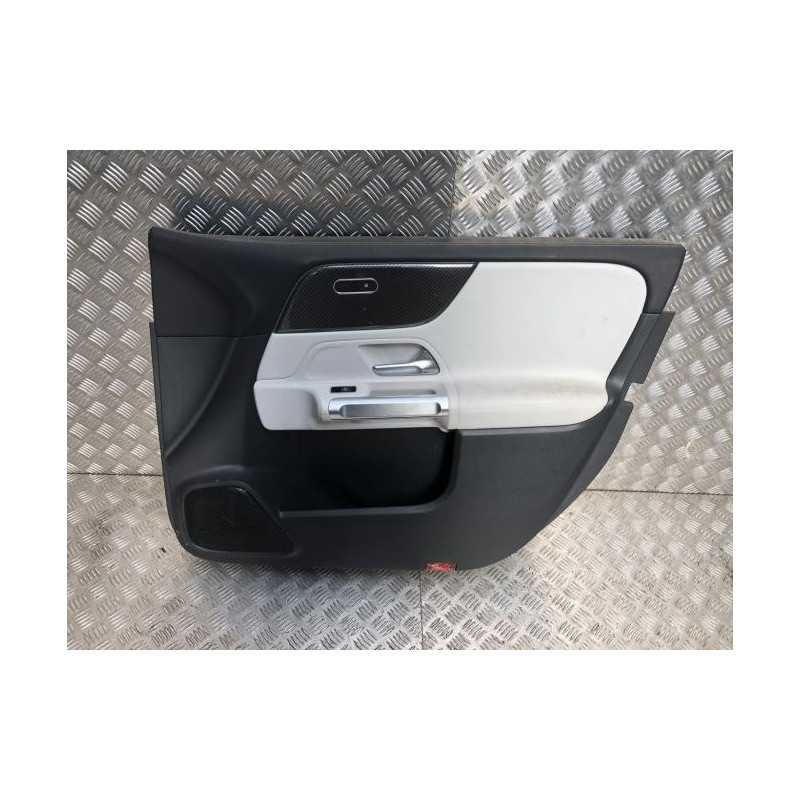 Panneau de porte avant droit MERCEDES CLASSE GLB 247 d’occasion