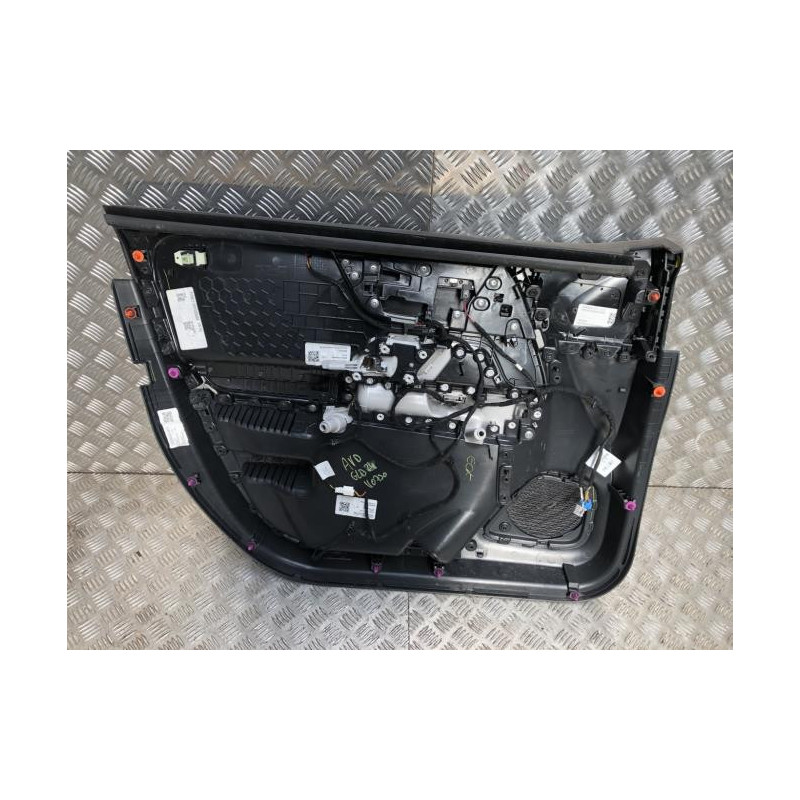 Panneau de porte avant droit MERCEDES CLASSE GLB 247 d’occasion