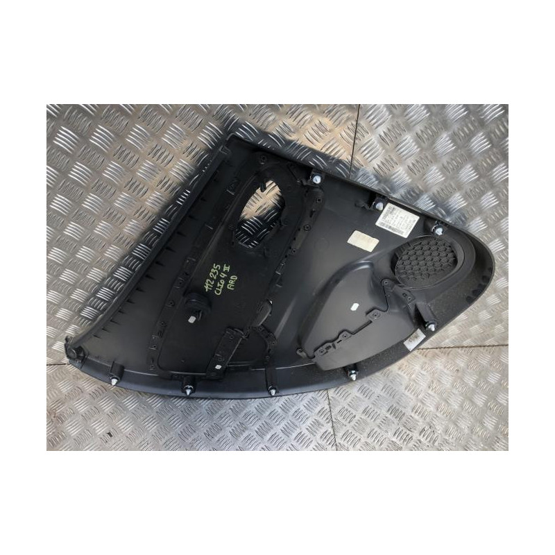 Panneau de porte arriere droit RENAULT CLIO 4 PHASE 2 d’occasion