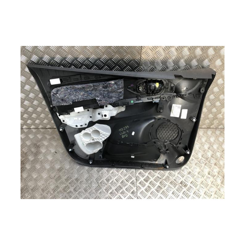 Panneau de porte avant droit RENAULT CLIO 4 PHASE 2 d’occasion