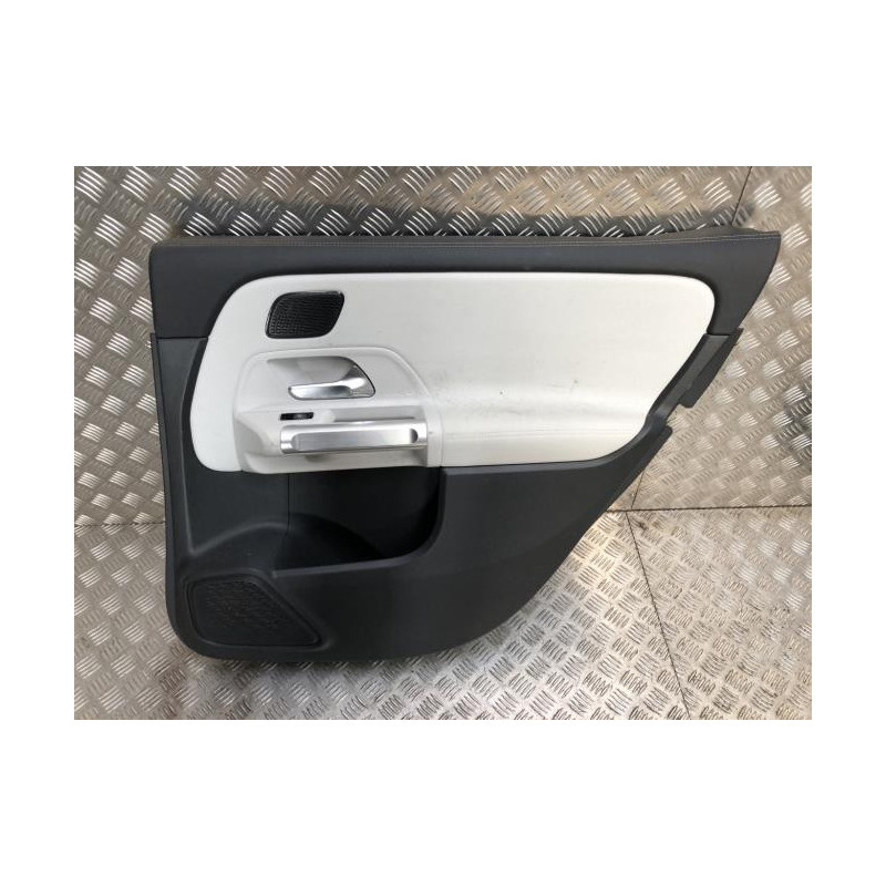 Panneau de porte arriere droit MERCEDES CLASSE GLB 247 d’occasion