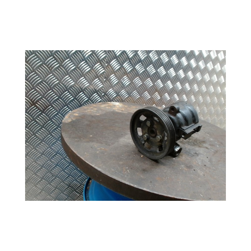 Pompe de direction RENAULT CLIO 2 PHASE 1 d’occasion