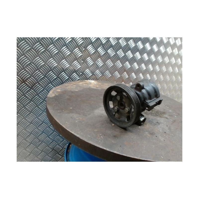 Pompe de direction RENAULT CLIO 2 PHASE 1 d’occasion