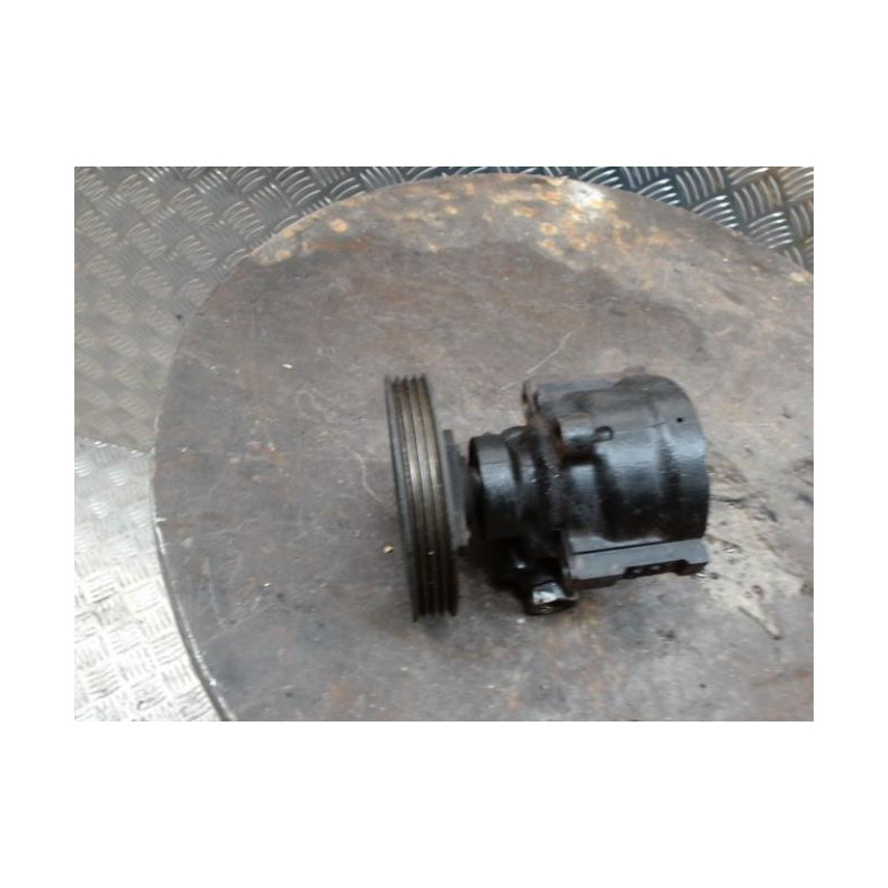Pompe de direction RENAULT CLIO 2 PHASE 1 d’occasion