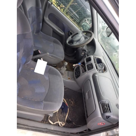 Pompe de direction RENAULT CLIO 2 PHASE 1 d’occasion