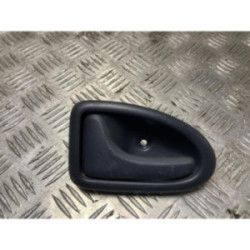 Poignee interieur arriere gauche RENAULT CLIO 2 PHASE 2 d’occasion