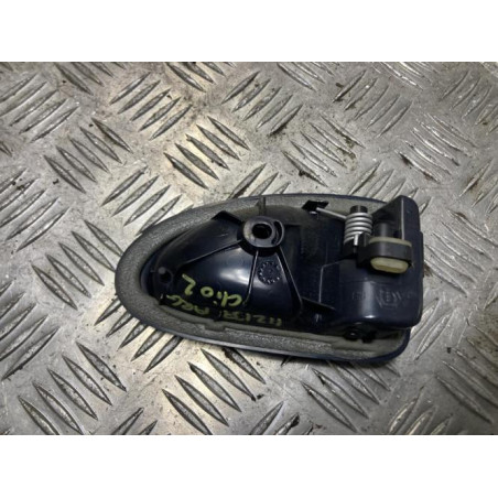 Poignee interieur arriere gauche RENAULT CLIO 2 PHASE 2 d’occasion