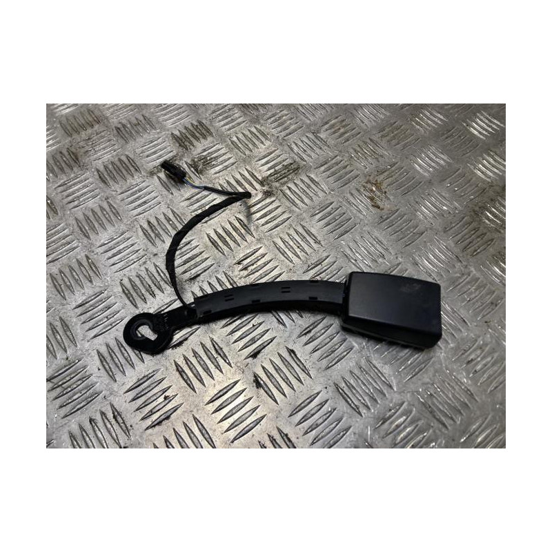 Attache ceinture avant droit VOLKSWAGEN GOLF 7 PHASE 1 d’occasion