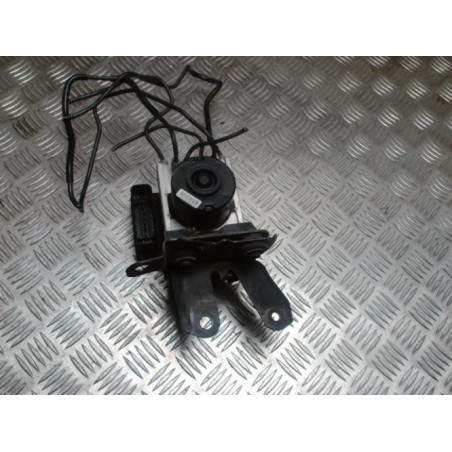 Bloc ABS (freins anti-blocage) TOYOTA YARIS 2 PHASE 1 d’occasion