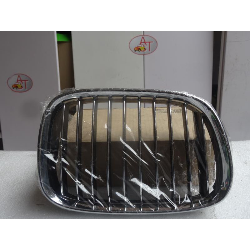 Grille de calandre gauche BMW SERIE 5 (E39) d’occasion