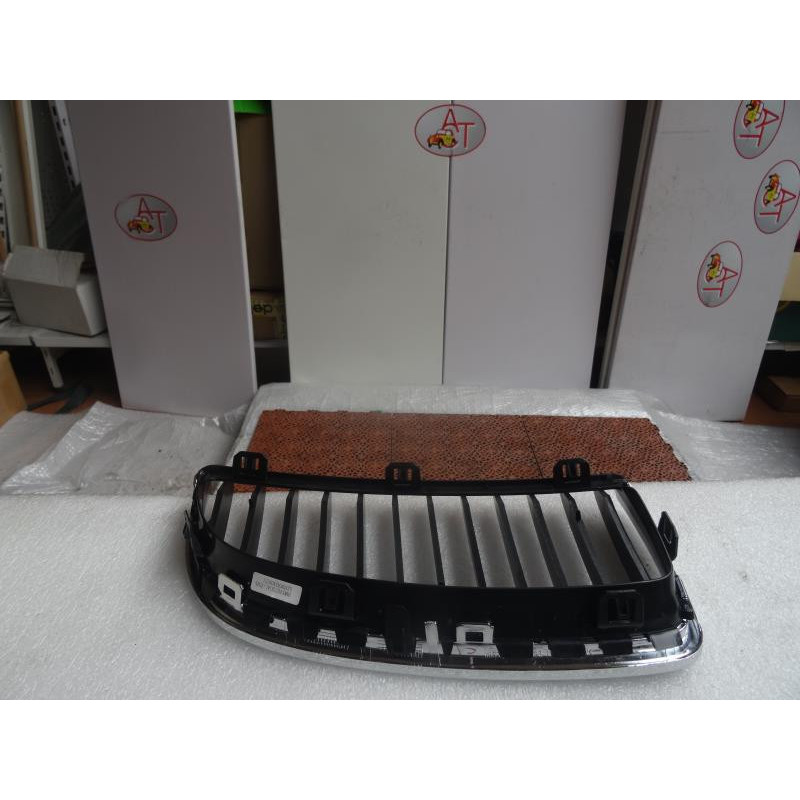 Grille de calandre gauche BMW  d’occasion