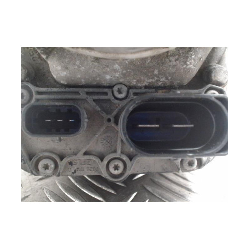 Pompe de direction OPEL ZAFIRA B PHASE 2 d’occasion