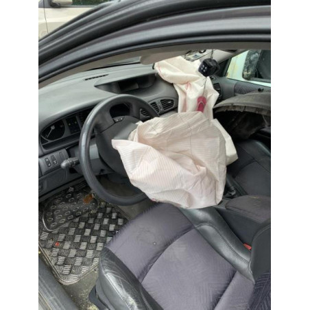 Feu arriere principal droit (feux) RENAULT LAGUNA 2 PHASE 1 d’occasion
