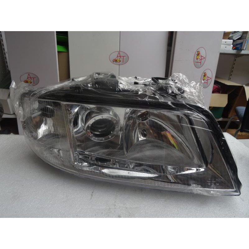 Optique avant principal droit (feux)(phare) AUDI  d’occasion