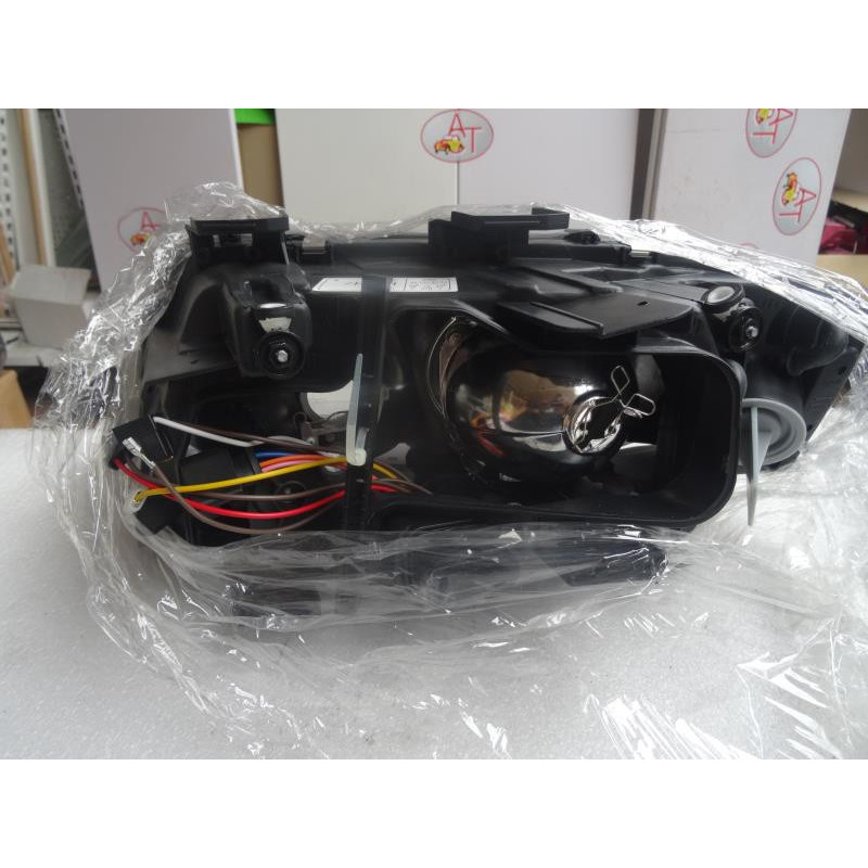 Optique avant principal droit (feux)(phare) AUDI  d’occasion