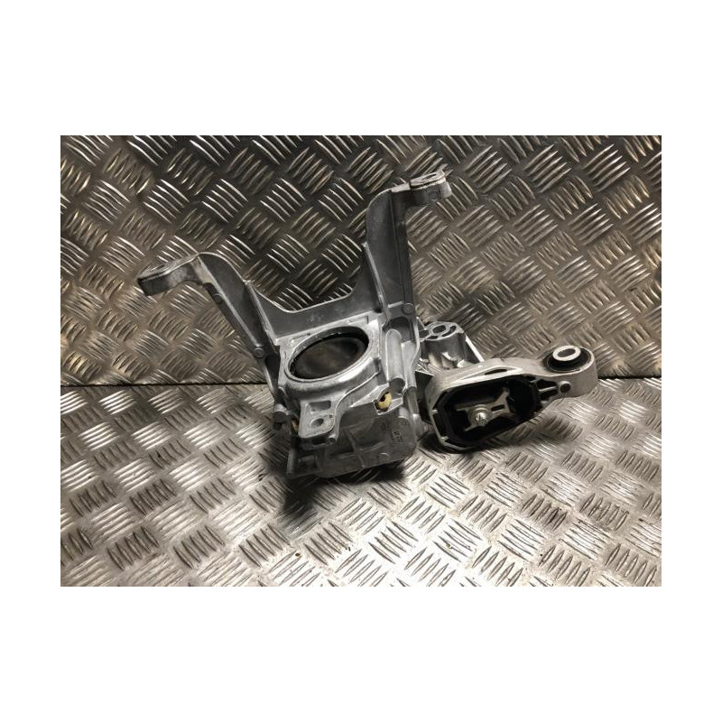 Support moteur droit MERCEDES CLASSE GLB 247 d’occasion