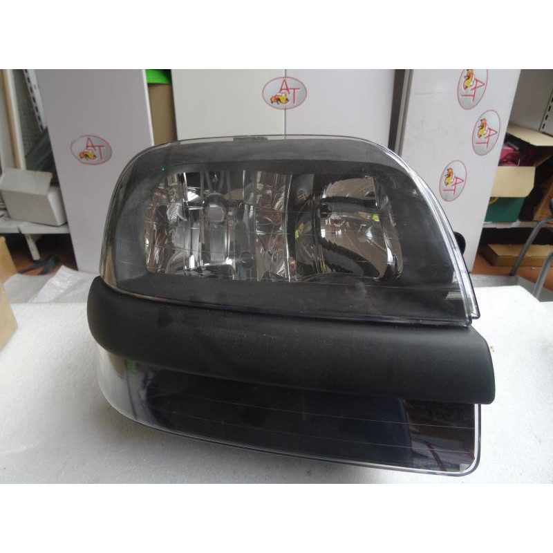 Optique avant principal droit (feux)(phare) FIAT  d’occasion