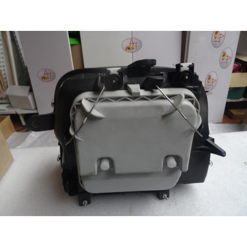 Optique avant principal droit (feux)(phare) FIAT  d’occasion