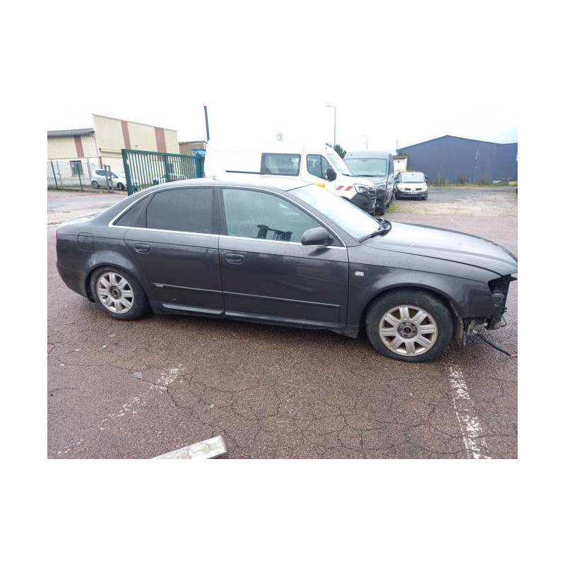 Feu arriere secondaire droit (feux) AUDI A4 2 PHASE 2 d’occasion