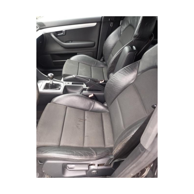 Feu arriere secondaire droit (feux) AUDI A4 2 PHASE 2 d’occasion