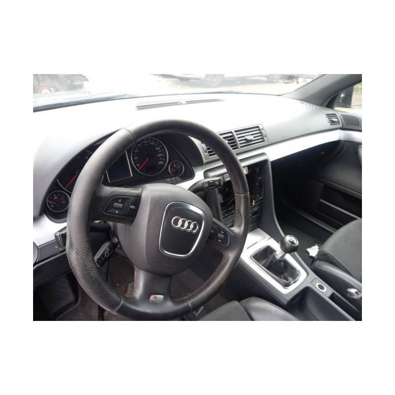 Feu arriere secondaire droit (feux) AUDI A4 2 PHASE 2 d’occasion