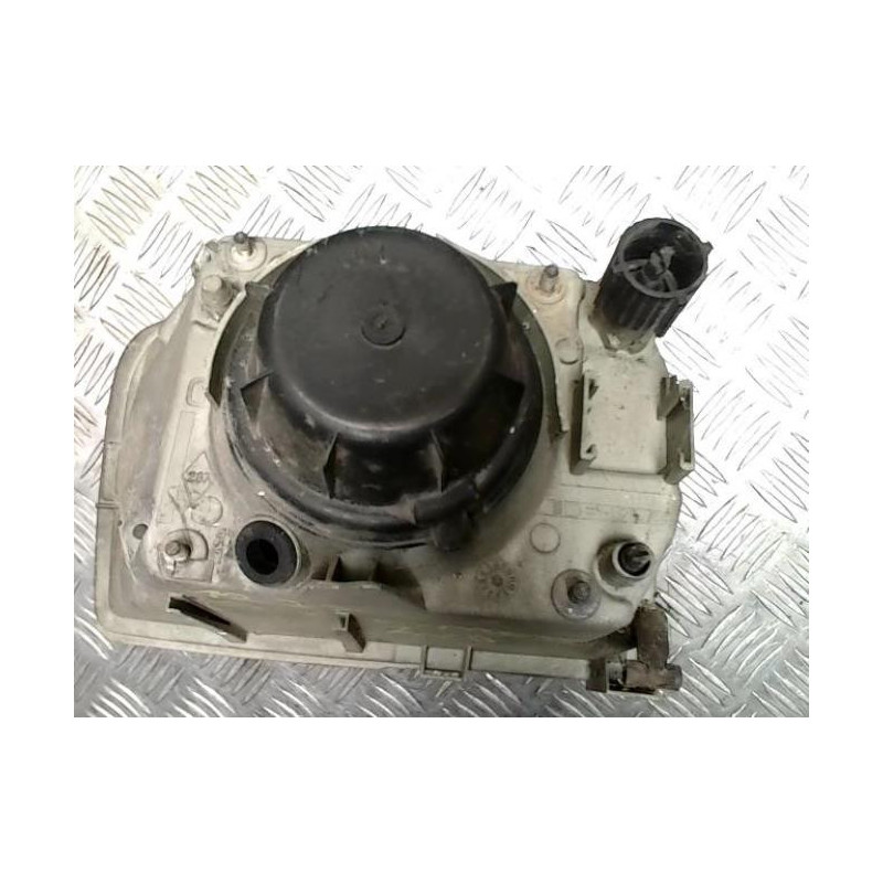 Optique avant principal droit (feux)(phare) RENAULT EXPRESS PHASE 1 d’occasion