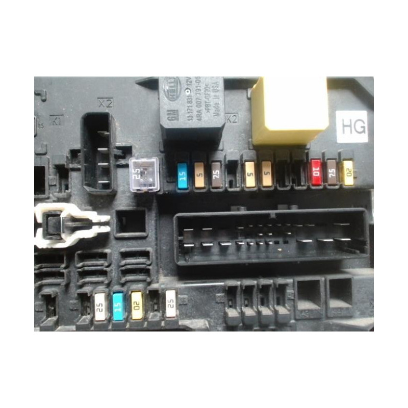 Boitier servitude moteur (BSM) OPEL ZAFIRA B PHASE 1 d’occasion