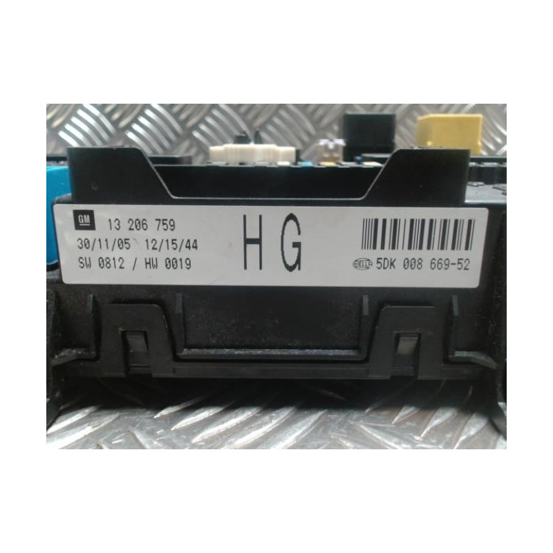 Boitier servitude moteur (BSM) OPEL ZAFIRA B PHASE 1 d’occasion