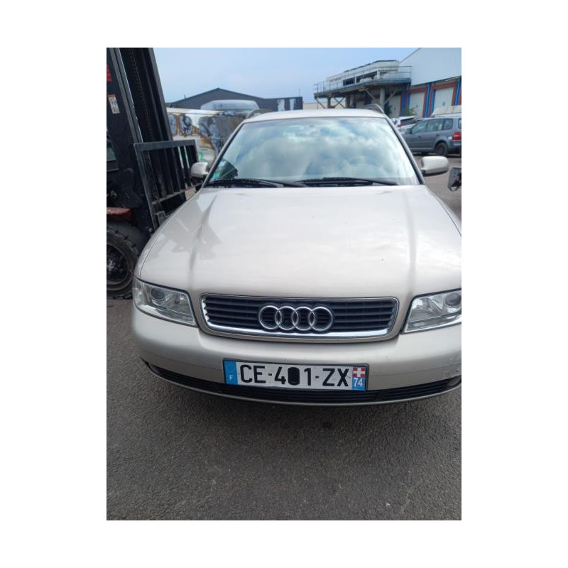 Cache moteur  AUDI A4 1 AVANT PHASE 2 BREAK d’occasion