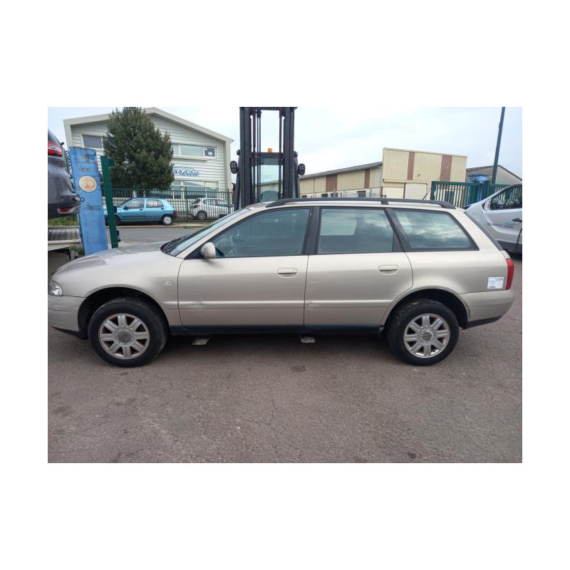 Cache moteur  AUDI A4 1 AVANT PHASE 2 BREAK d’occasion