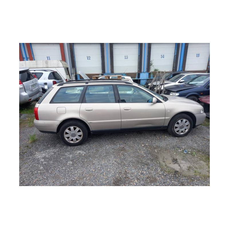 Cache moteur  AUDI A4 1 AVANT PHASE 2 BREAK d’occasion