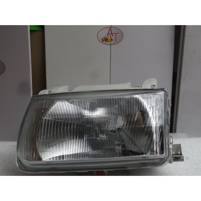 Optique avant principal droit (feux)(phare) VOLKSWAGEN  d’occasion