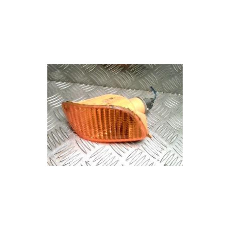 Optique avant secondaire droit (feux)(clignotant) FORD FOCUS 1 d’occasion