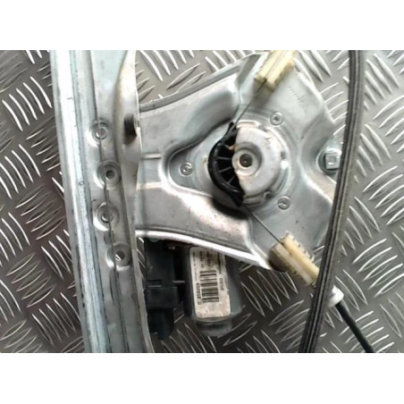 Leve vitre electrique avant gauche RENAULT CLIO 3 PHASE 1 BREAK d’occasion