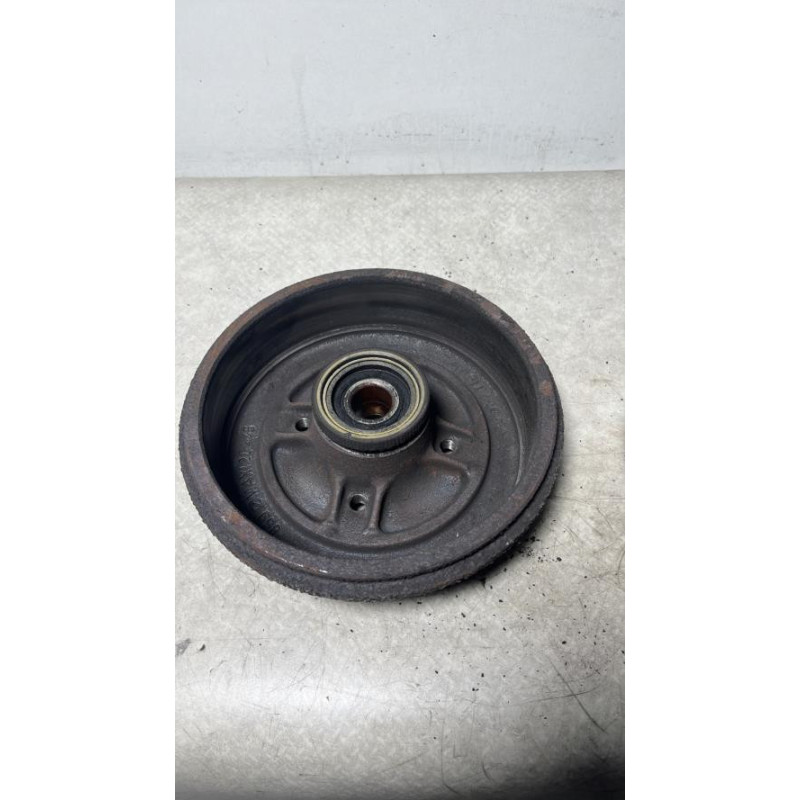Tambour arriere droit RENAULT CLIO 3 PHASE 1 d’occasion