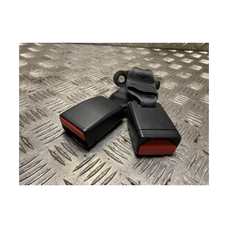 Attache ceinture arriere droit PEUGEOT 208 1 PHASE 1 d’occasion