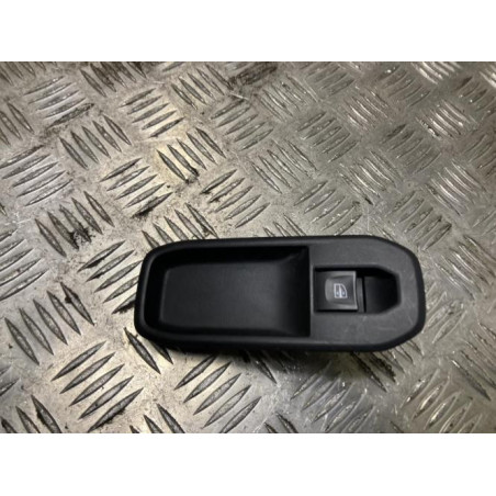Interrupteur de leve vitre avant droit DACIA DUSTER 2 PHASE 1 d’occasion